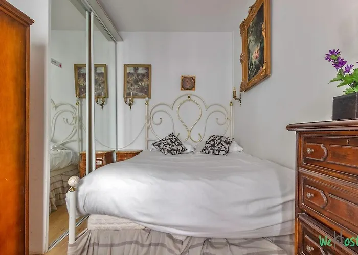Charming Atypical In Heart Of Marais Paris